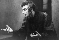 Milan Skrbinšek kot Shylock - William Shakespeare: Beneški trgovec. Režija: Ciril Debevec, scena: Ernest Franz. SNG Drama Ljubljana, 30. 3. 1935
Fotografija je last: SLOGI (SGM)
Neg.: S.XLII, 262, sig. 328