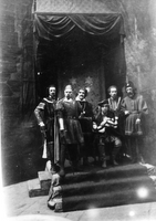 Ivan Levar kot Herman II. Celjski - Anton Novačan: Herman Celjski. Režija: Osip Šest, scena: Ivan Vavpotič. SNG Drama Ljubljana, 6. 5. 1928
Fotografija je last: SLOGI (SGM)
Neg.: S.XIV, 54; sig. 512