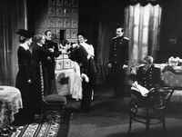 Tri sestre - Sever, Danilova, Furijan, Skrbinšek, Levar, Zupan, Potokar - Anton Pavlovič Čehov: Tri sestre - I. dej. SNG Drama Ljubljana, 2. 3. 1956.
Neg.: S.LXX, 31; sig. 1931