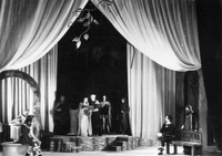William Shakespeare: Hamlet - Bajc, Bitenc, ?, Svetel, Levar, ?, Jan, Gregorin - SNG Drama Ljubljana, 14. 3. 1948.
Foto Slovenija.
Neg.: S.LXXXVII, 32, sig. 3336