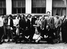Študentje kansaške univerze v Ljubljani - skupinska - Ameriški študentje in študentje AGRFT s profesorji na dvorišču MGL, maj 1967